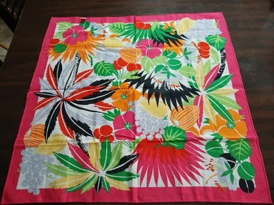 Vintage Oscar De La Renta Colorful 24" x 23 1/2" - Image 1 of 4