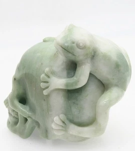 3.89" light green jade , carved frog skull,realistic,crystal healing K365 - Picture 1 of 6