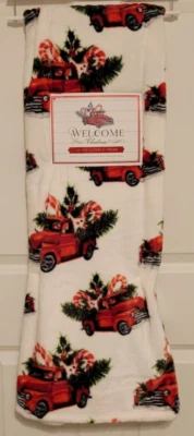 Manta roja Truck Welcome Christmas de pino acebo y bastón de caramelo blanca Foto 1 de 4