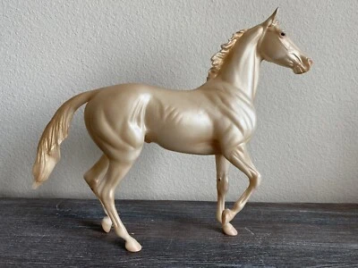 BreyerFest SR 2015 fuente mate cremello Perlino Lonesome Glory 280 hecho Foto 1 de 4