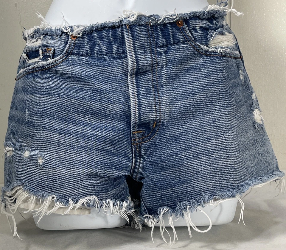 Abercrombie & Fitch Women's Distressed Denim Shorts Size 0 W25 Medium Wash Raw - Image 1 of 4