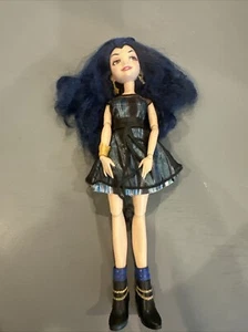 Disney Descendants Evie BLUE RARE Isle of the Lost Dolls nice condition - Picture 1 of 2