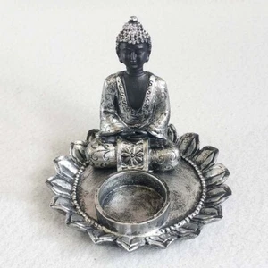 Candelabro Buda sentado Feng Shui 4" de alto 4-3/4" de ancho - Imagen 1 de 5