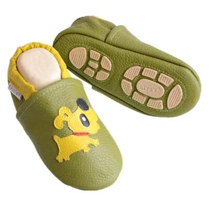 Liya's Hausschuhe Lederpuschen mit Teilgummisohle - #664 Hund in olivgrün - Picture 1 of 3