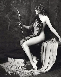 Vintage 1920s - Ziegfeld Follies - Flapper Girl - 8X10 PUBLICITY PHOTO - Picture 1 of 1