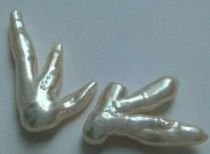 2 Freshwater Baroque Pearl Beads, White 24/29 mm. Jewellery/Bead/Art Doll Crafts - Picture 1 of 12