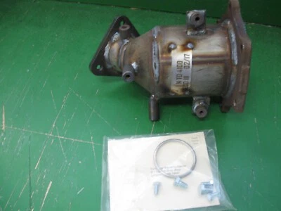 Eastern Ind 40516 Catalytic Converter for Kia Optima Hyundai Santa Fe 2.4 - Image 1 of 2