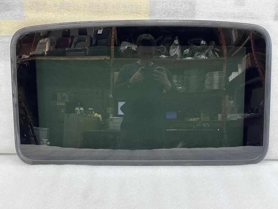 1998 LEXUS LS400 SUNROOF GLASS WINDOW - Image 1 of 4