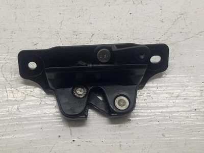 Système attache coffre pour citroën saxo essence de 2000 - Photo 1/4