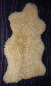 Gorgeous SHAGGY FLEECE Sheepskin. Ivory colored. Supple pelt. Quality Argentina - Picture 1 of 7