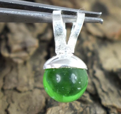 Ciondolo brasiliano 12,80 ct topazio verde rotondo sfera promessa matrimonio - Immagine 1 di 4