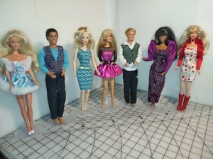 90's Barbie Lot 7Pc. Fashion Avenue w/Outfits Barbie, Christie, Ken - Picture 1 of 23