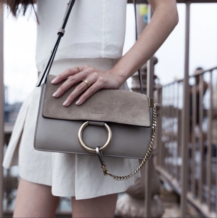 Bolso Bandolera Chloe Pequeño Faye Cuero y Gamuza Gris Motty Foto 1 de 4