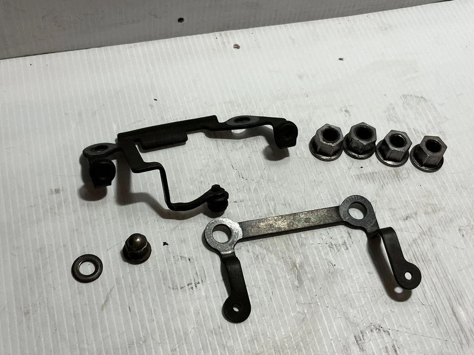 2002 Yamaha V Star 1100 Cylinder Head Mount, Front (Oem) - Изображение 1 из 4