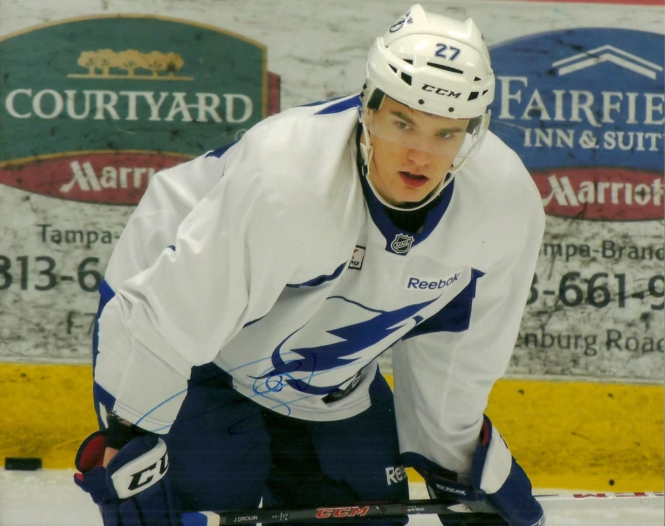 Foto firmada a mano por Jonathan Drouin 8x10 autógrafo de hockey de la NHL Tampa Bay Lightning Foto 1 de 1