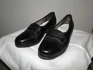 PUMPS schwarz flach GR. 3, gut erhalten  - Bild 1 von 10