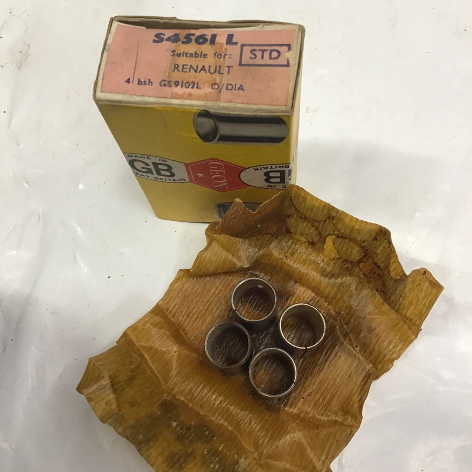 Renault Dauphine R1090 & Caravelle NOS connecting rod bushings 845cc 670 Engine - Image 1 of 4