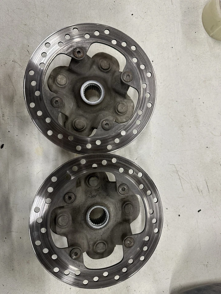 Yamaha Grizzly 700 2014 conjunto de buje de neumático trasero izquierdo y derecho  Foto 1 de 1