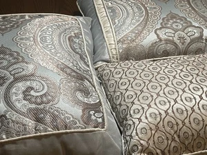 JC Penney Home Expressions 100% Polyester Embroidered 3pc Throw Pillow Set CLEAN - Picture 1 of 23