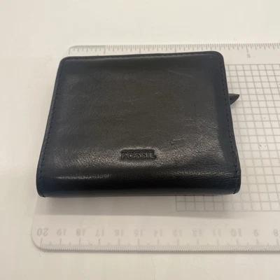 Cartera plegable de cuero negra fósil ventana de identificación cremallera bolsillo para monedas delgada para hombre Foto 1 de 4
