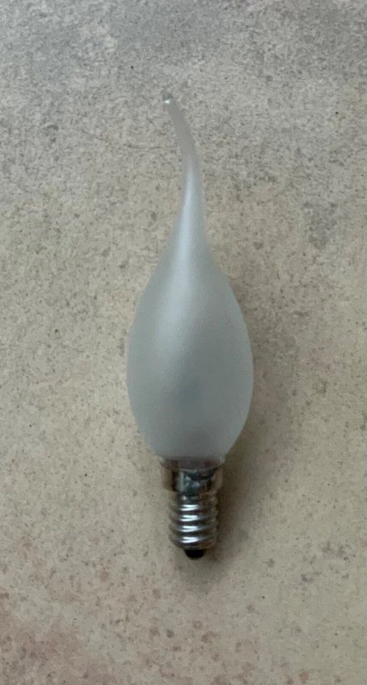 5x Frosted Bent Flame Wick Candle dimmable light bulbs (E14 - 25w) - Image 1 of 1