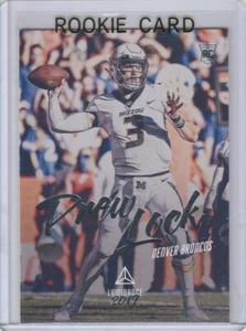 Tarjeta de novato Drew Lock 2019 Panini Luminance radiocontrol Denver Broncos ¡NUEVA STAR QB! - Imagen 1 de 2