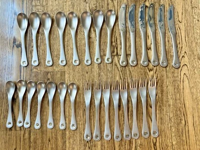 Cuchillos cucharas cubiertos de acero inoxidable satinado punto péndulo Robert Welch Foto 1 de 2