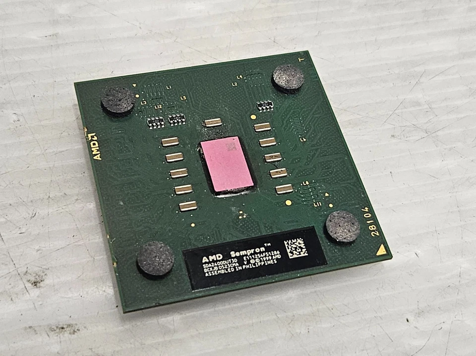 AMD Sempron 2400+, 1.67GHz, SDA2400DUT3D, Thoroughbred, Socket A, Green, Working - Image 1 of 2