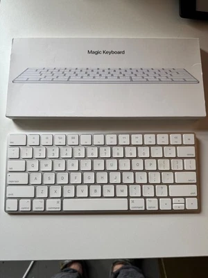 Apple Magic Keyboard - White (MLA22LL/A) - Image 1 of 2