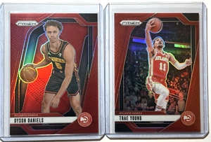 Lotto 2x carte Prizm Dyson Daniels and Trae Young Red 2024 /299 Hawks Color Match - Foto 1 di 2