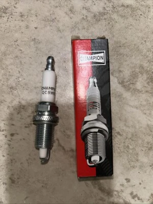 Новая свеча зажигания Champion QC8WEP 9809 JM1 - Изображение 1 из 2