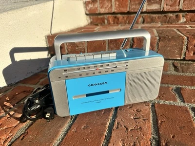 Reproductor de radio casete portátil Crosley Stranger Things CT102A ENVÍO GRATUITO Foto 1 de 4