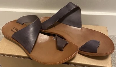 Neu mit Karton CYDWOQ Hillary Zehenstegsandale Sundance Katalog braun Leder Damengröße 42 - Bild 1 von 4