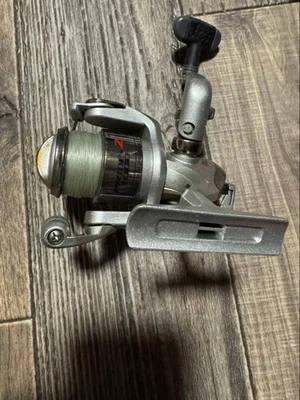 Mulinello da pesca, argento, - Immagine 1 di 2