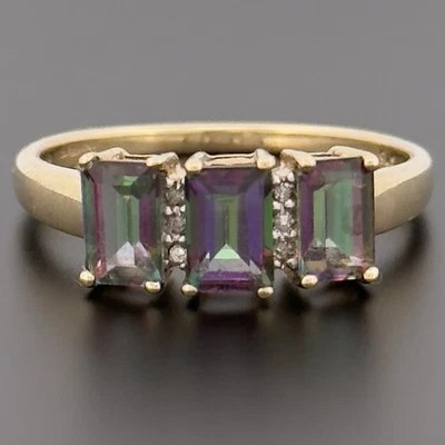 Anillo con racimo de diamantes y topacio místico de oro amarillo de 9 quilates talla R con sello Foto 1 de 4