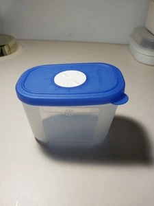 Tupperware 4161 Blue Transparent Freezer 9.75 oz With Dial Lid 9 14 Oz T5 - Picture 1 of 4