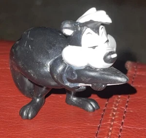 Pepe Le Pew Holding Tail PVC Figure Applause 1994 Looney Tunes 2.5" Tall Warner - Picture 1 of 8