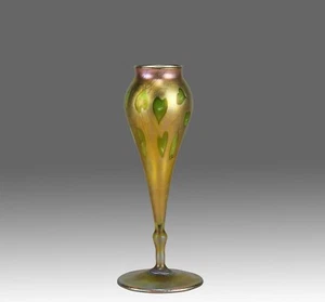 Early 20th C Art Nouveau Glass "Hearts and Vines Vase" by Louis Comfort Tiffany - Picture 1 of 11