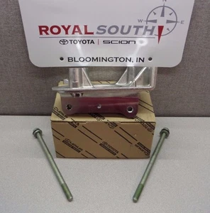 Toyota Sienna 2004 - 2010 3.3L Engine Mount Bracket w/ Bolts Genuine OEM - Picture 1 of 6