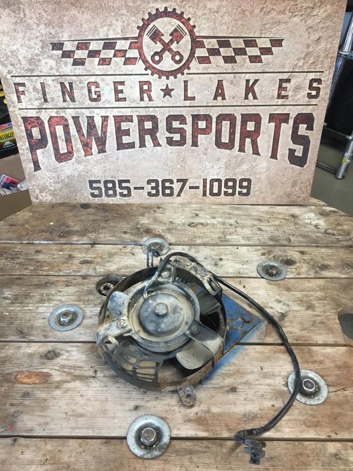 Conjunto de ventilador eléctrico Honda Shadow VT700C 1985 19020-ME9-003 Foto 1 de 1