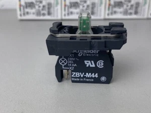 Schneider ZB5AVM44 red light block with body/fixing collar integral LED 230...24 - Picture 1 of 6