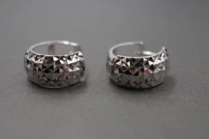14K Solid White Gold 7.3MM Diamond Cut Huggie Hoop Earring. Men Women Kid - Picture 1 of 12
