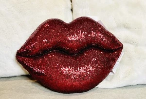 Isaac Mizrahi Sequin PILLOW Home Decor ๐ Gorgeous RED LIPS Kiss VALENTINE'S DAY - Picture 1 of 4