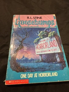 One Day at Horrorland (Goosebumps #16) by R. L. Stine - Picture 1 of 3