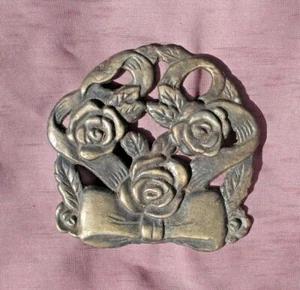 Vintage Floral Brass Metal Trivet Flowers Ribbon Bow - Picture 1 of 2
