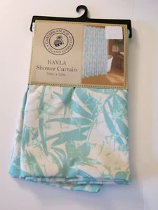 Caribbean Joe Fabric Layla White Green Island Cortina de ducha tropical - Imagen 1 de 3