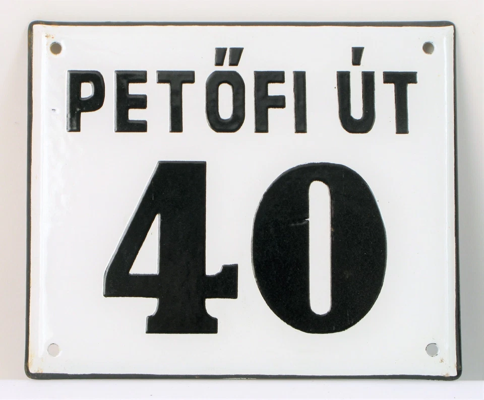 LETRERO DE CALLE DE PORCELANA ESMALTADA BLANCA DE COLECCIÓN BUDAPEST HUNGRÍA ~7" PETOFI UT 40 DIRECCIÓN Foto 1 de 1