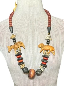 Grande collana dichiarazione safari conchiglia in legno audace leone intagliato zebra RR1686 - Foto 1 di 7