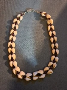 Vtg 14" Choker Necklace Fixed Double Strand Tiny Shells & Garnet Colored Beads - Picture 1 of 4
