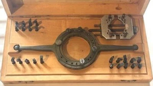 Bergeon 30400 universal key tool & Holder - Watchmakers tools - Picture 1 of 5